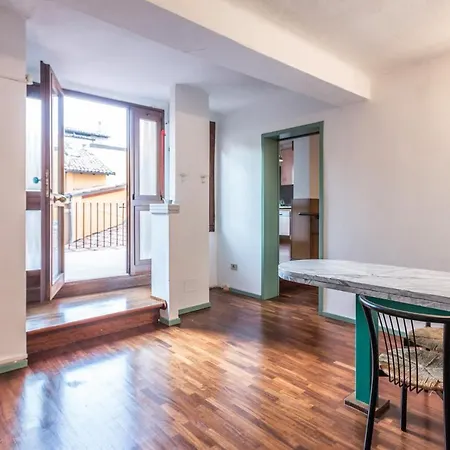 Unione, By Short Holidays