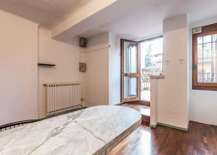 Unione, By Short Holidays *