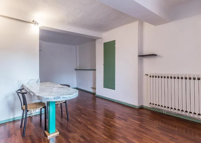 Unione, By Short Holidays