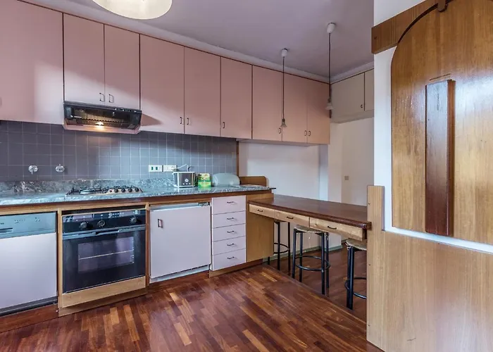 Unione, By Short Holidays *